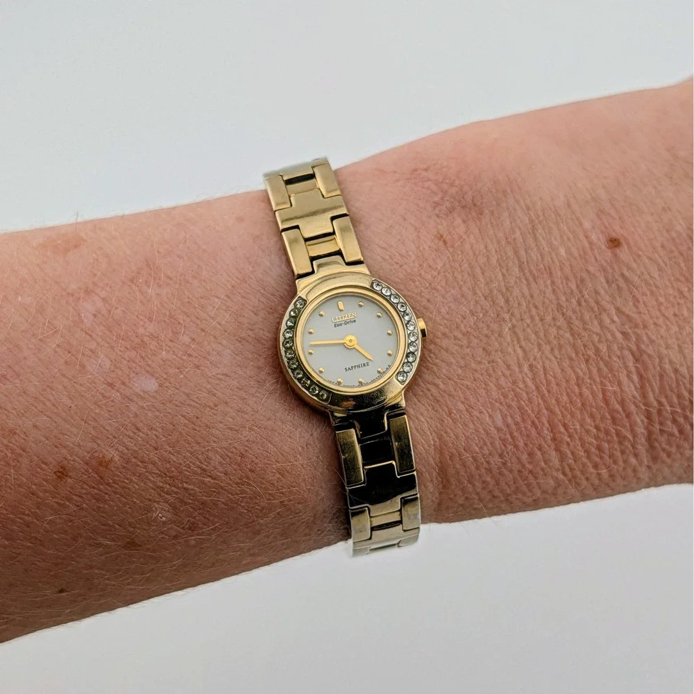 Citizen Eco-Drive Silhouette Swarovski White MOP Sapphire Gold G620-S017599 6
